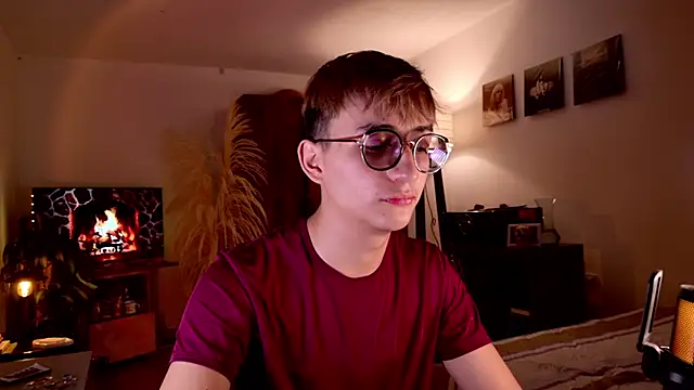 Snapshot of Mr_evan1 chatting on October 18, 3:13 pm Mr evan1 online show from October 18, 3:13 pm