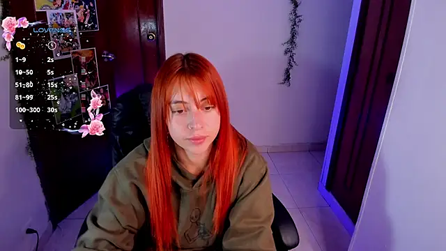 Snapshot of Violetaarey chatting on November 13, 11:36 pm Violetaarey online show from November 13, 11:36 pm