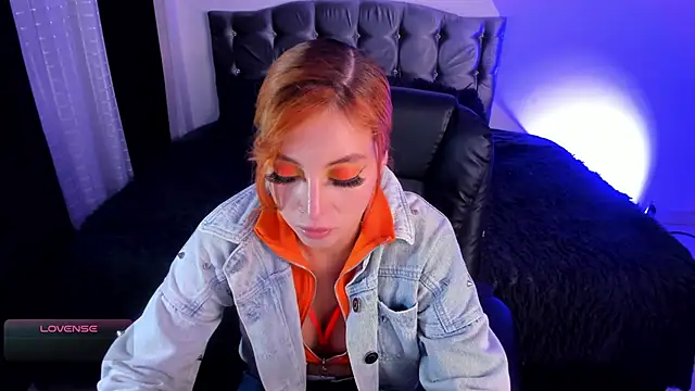 Violetaarey online show from February 14, 11:23 pm