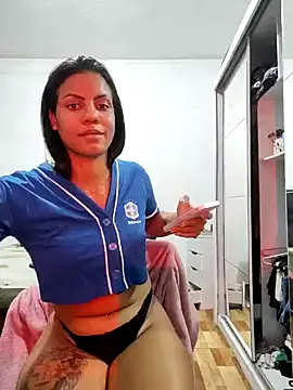 Snapshot of Bella_Anjoss chatting on December 29, 4:59 am Bella Anjoss online show from December 29, 4:59 am