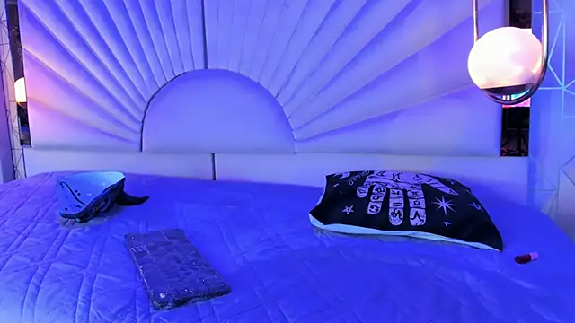 zephirahabney online show from February 23, 8:22 pm