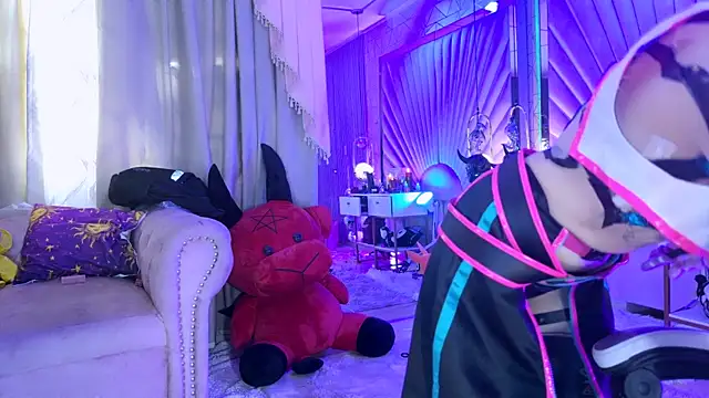 zephirahabney online show from February 8, 3:37 pm