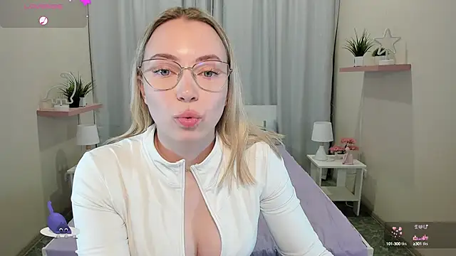 Snapshot of TiffanyBatson chatting on January 8, 2:14 pm TiffanyBatson online show from January 8, 2:14 pm