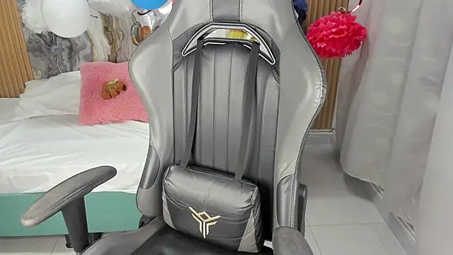 Lili 16 online show from October 4, 10:57 am