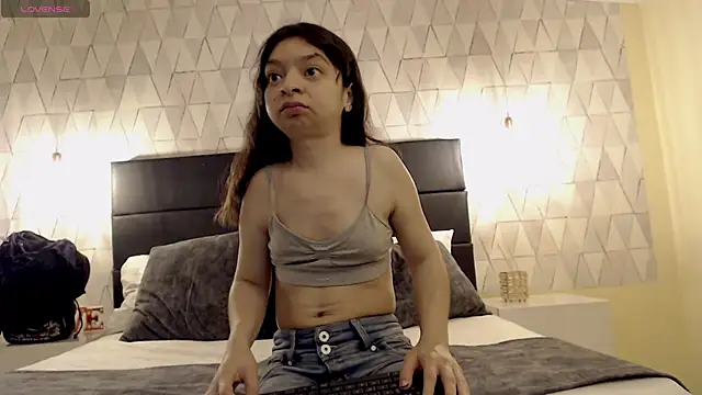 CharlotteMuller online show from March 20, 6:20 pm