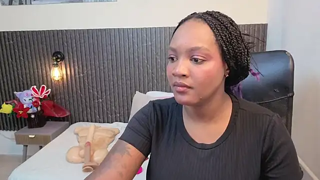 chanel brunette online show from March 12, 8:15 pm