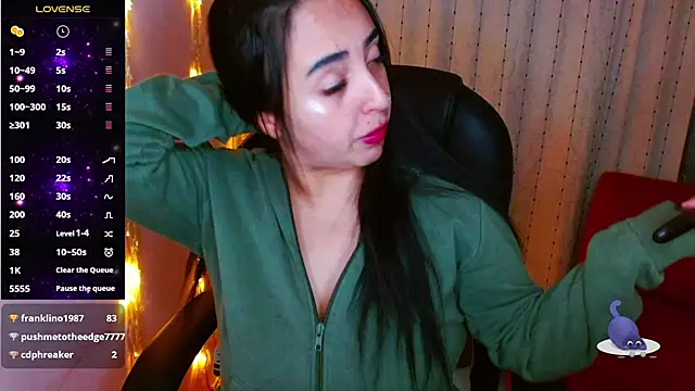 Snapshot of AmberGoddess_ chatting on January 24, 8:13 am AmberGoddess online show from January 24, 8:13 am