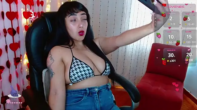 Snapshot of AmberGoddess_ chatting on March 4, 5:45 pm AmberGoddess online show from March 4, 5:45 pm