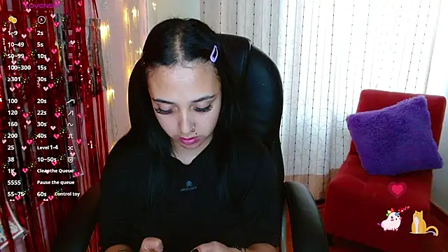 Snapshot of AmberGoddess_ chatting on November 18, 10:25 pm AmberGoddess online show from November 18, 10:25 pm