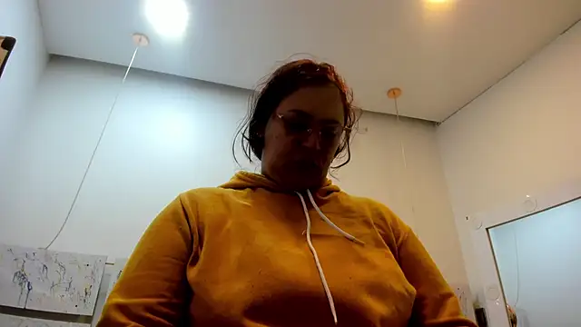 Snapshot of Biiancacox chatting on February 14, 3:03 am Biiancacox online show from February 14, 3:03 am