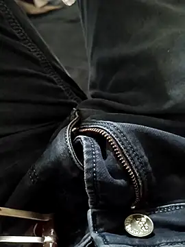 Snapshot of HeftyTheory7 chatting on November 19, 12:38 pm HeftyTheory7 online show from November 19, 12:38 pm