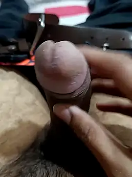 Snapshot of HeftyTheory7 chatting on December 17, 3:40 pm HeftyTheory7 online show from December 17, 3:40 pm