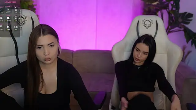 Snapshot of Tina_Breeze chatting on December 17, 8:20 am Tina Breeze online show from December 17, 8:20 am