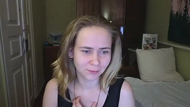 Riley Roo online show from February 5, 4:36 pm