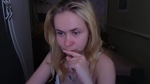 Riley Roo online show from March 23, 9:13 am