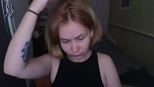 Riley Roo online show from May 19, 9:48 am