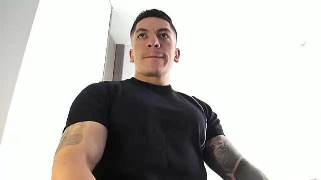 Snapshot of aquiles_51 chatting on April 24, 5:26 pm aquiles 51 online show from April 24, 5:26 pm