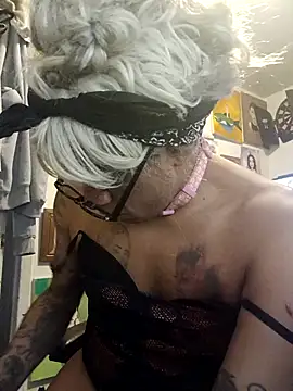 Snapshot of Mune_Raez_6 chatting on September 28, 7:03 am Mune Raez 6 online show from September 28, 7:03 am