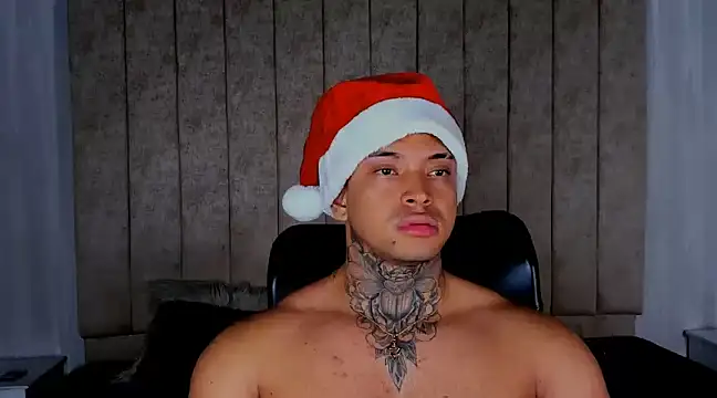 Snapshot of Stiven_collins chatting on December 18, 7:36 am Stiven collins online show from December 18, 7:36 am