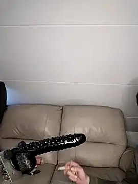 Knuffelstaaf123 online show from January 11, 3:42 pm