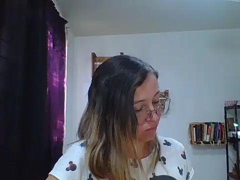 Snapshot of charlott_ponce chatting on November 4, 10:09 pm charlott ponce online show from November 4, 10:09 pm