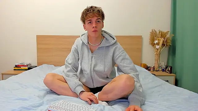 Snapshot of Fandi_777 chatting on December 12, 12:55 pm Fandi 777 online show from December 12, 12:55 pm