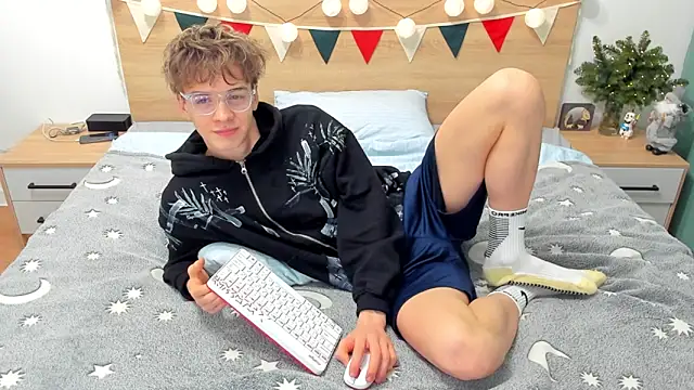 Snapshot of Fandi_777 chatting on December 27, 12:34 pm Fandi 777 online show from December 27, 12:34 pm