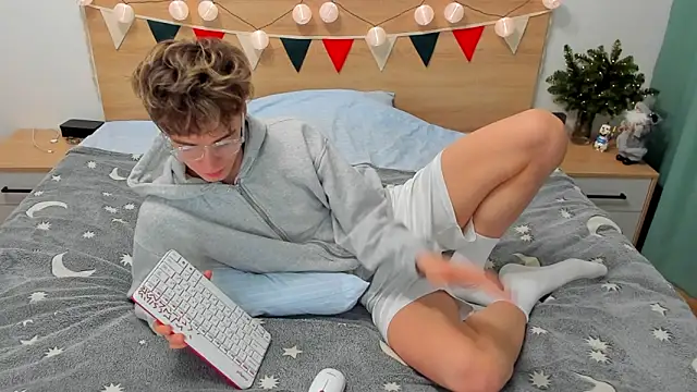 Snapshot of Fandi_777 chatting on December 28, 9:09 am Fandi 777 online show from December 28, 9:09 am