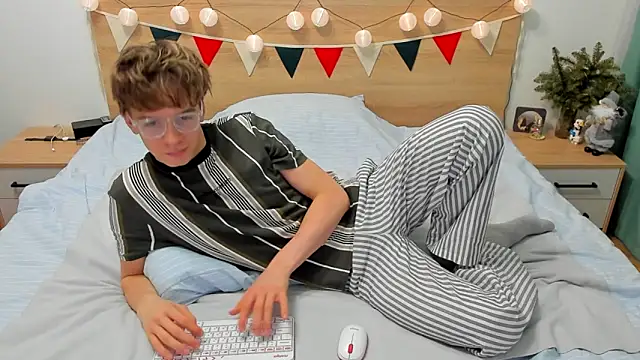 Snapshot of Fandi_777 chatting on January 7, 4:16 pm Fandi 777 online show from January 7, 4:16 pm