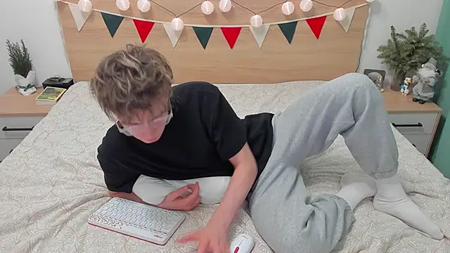 Snapshot of Fandi_777 chatting on January 10, 1:09 pm Fandi 777 online show from January 10, 1:09 pm