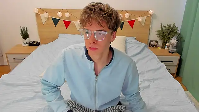 Snapshot of Fandi_777 chatting on January 13, 8:26 am Fandi 777 online show from January 13, 8:26 am