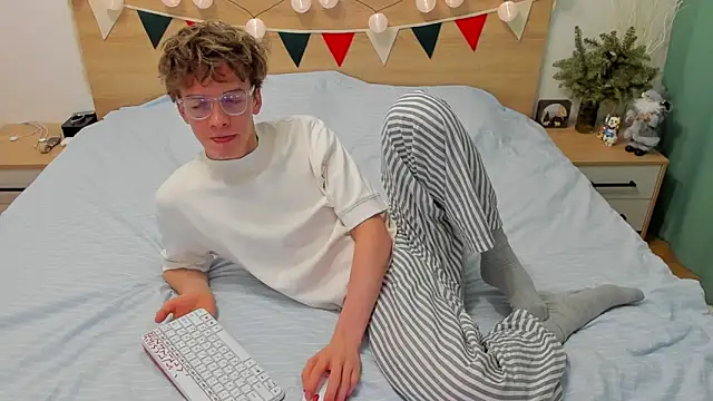 Snapshot of Fandi_777 chatting on January 18, 12:26 pm Fandi 777 online show from January 18, 12:26 pm