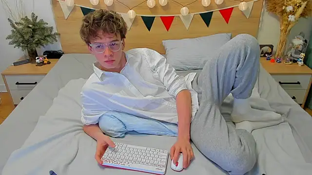 Snapshot of Fandi_777 chatting on January 24, 7:51 am Fandi 777 online show from January 24, 7:51 am