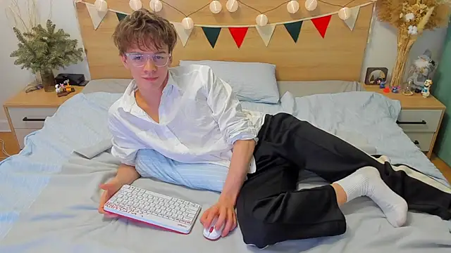 Snapshot of Fandi_777 chatting on January 25, 1:52 pm Fandi 777 online show from January 25, 1:52 pm