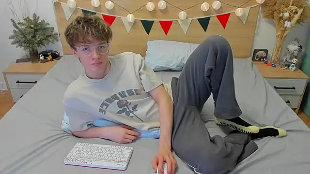 Snapshot of Fandi_777 chatting on January 29, 2:21 pm Fandi 777 online show from January 29, 2:21 pm