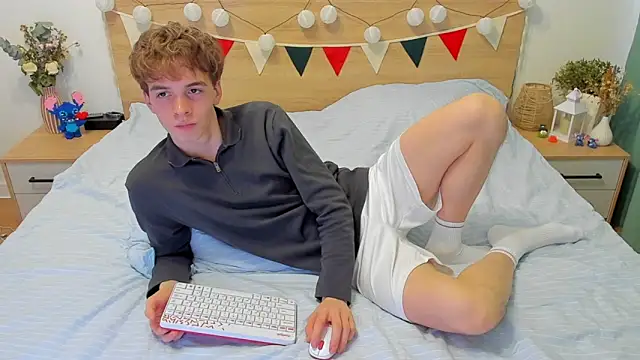 Snapshot of Fandi_777 chatting on March 4, 6:58 am Fandi 777 online show from March 4, 6:58 am