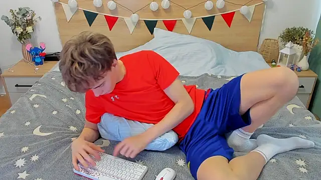 Snapshot of Fandi_777 chatting on March 5, 7:49 am Fandi 777 online show from March 5, 7:49 am