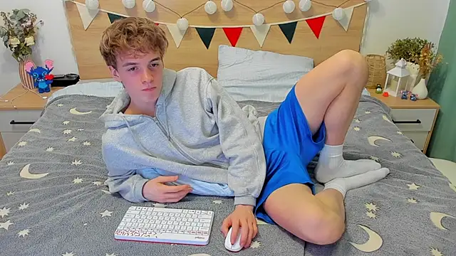 Snapshot of Fandi_777 chatting on March 6, 8:52 am Fandi 777 online show from March 6, 8:52 am