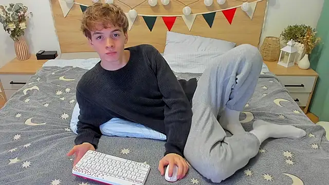 Snapshot of Fandi_777 chatting on March 9, 7:05 pm Fandi 777 online show from March 9, 7:05 pm