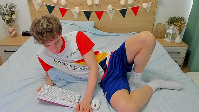 Snapshot of Fandi_777 chatting on March 11, 7:04 am Fandi 777 online show from March 11, 7:04 am