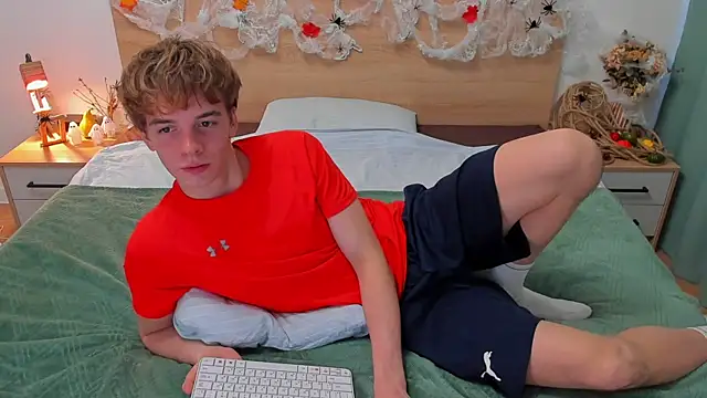 Snapshot of Fandi_777 chatting on October 14, 6:36 am Fandi 777 online show from October 14, 6:36 am