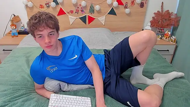 Snapshot of Fandi_777 chatting on December 14, 10:42 am Fandi 777 online show from December 14, 10:42 am