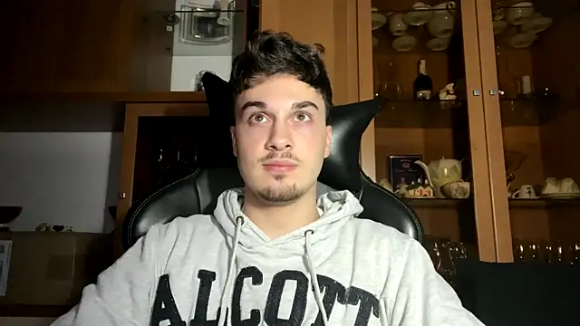 Hank 04 online show from December 2, 11:40 pm