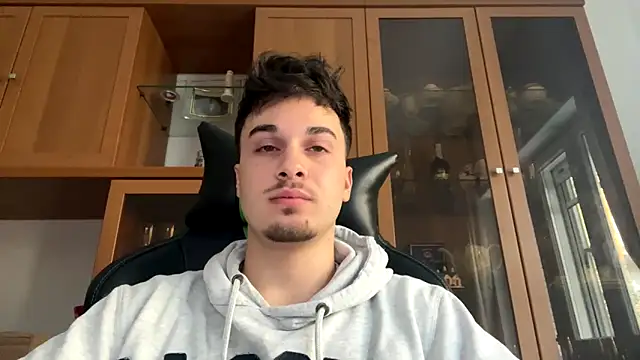 Hank 04 online show from December 3, 10:50 am