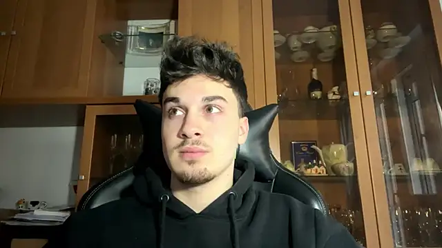 Hank 04 online show from December 12, 10:34 am