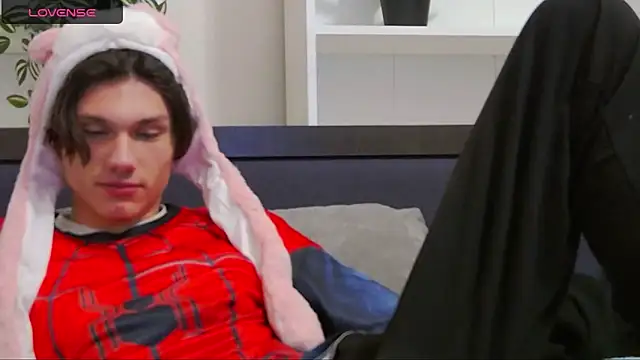 CalvinCay online show from December 6, 2:24 am