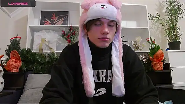 CalvinCay online show from December 15, 3:13 am