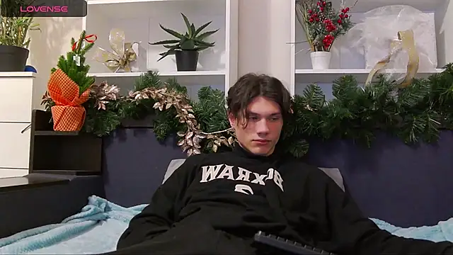 CalvinCay online show from December 15, 8:04 pm