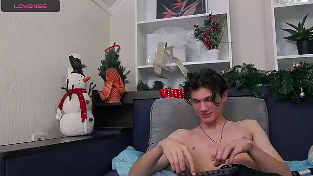 CalvinCay online show from December 20, 1:58 am