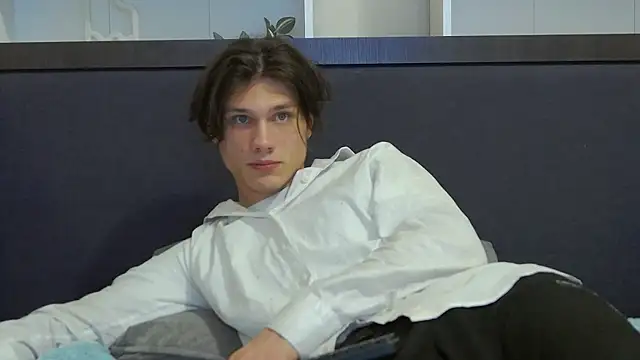 CalvinCay online show from January 6, 8:39 pm